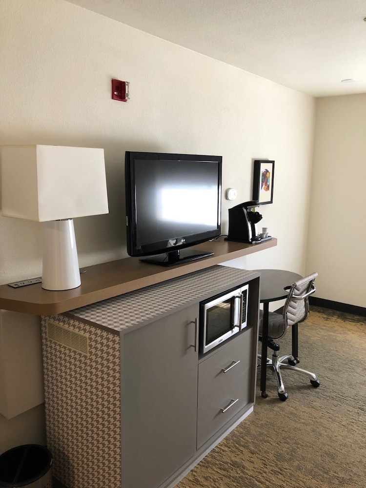 holiday inn selma swancourt by ihg