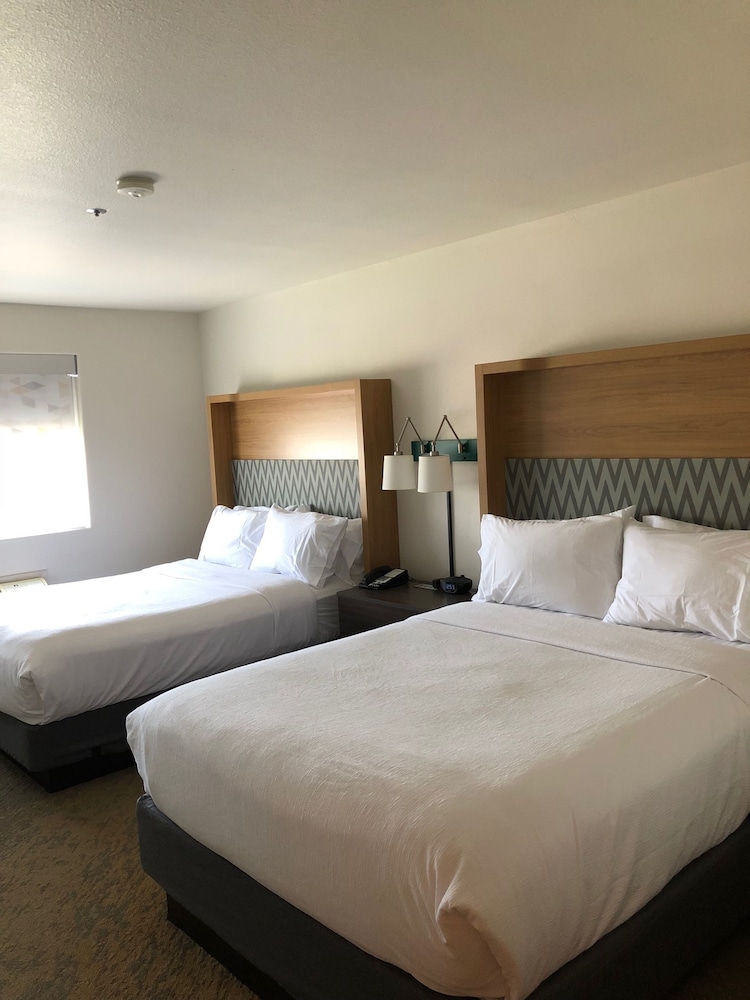 holiday inn selma swancourt by ihg