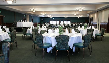 holiday inn selma swancourt by ihg