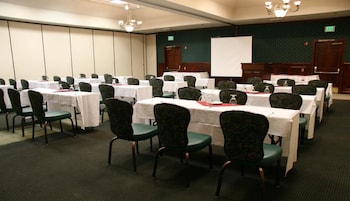 holiday inn selma swancourt by ihg