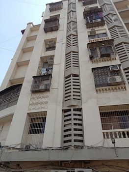 lucky service apartments