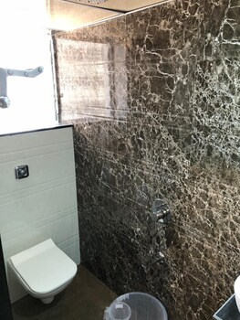 lucky service apartments