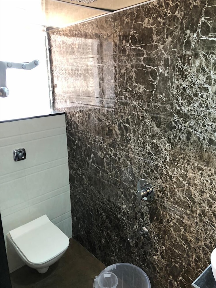 lucky service apartments