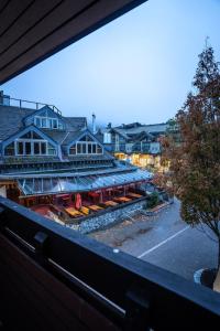 Blackcomb Lodge,British Columbia>>Whistler,3 star