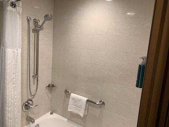 doubletree by hilton whittier los angeles