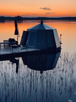 peace and quiet hotel