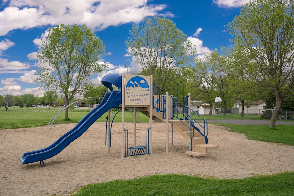 super 8 by wyndham willmar
