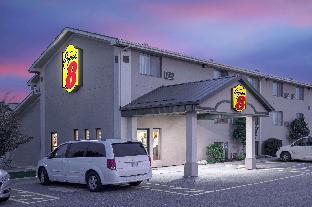 super 8 by wyndham willmar