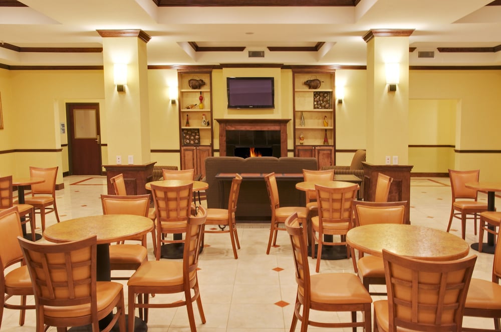 holiday inn express hotel and suites winnie by ihg