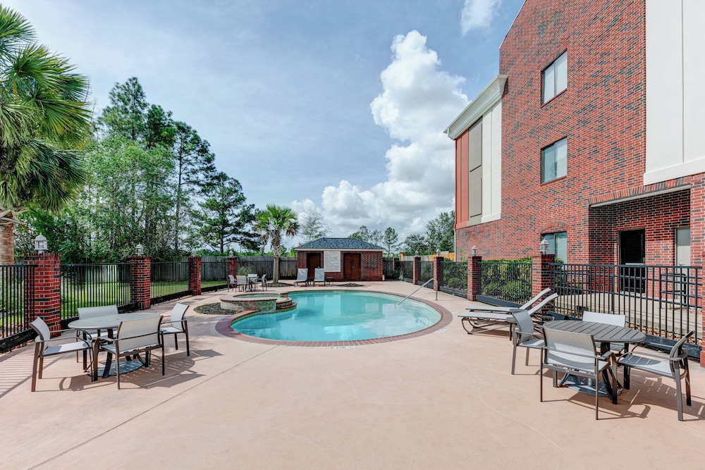 holiday inn express hotel and suites winnie by ihg