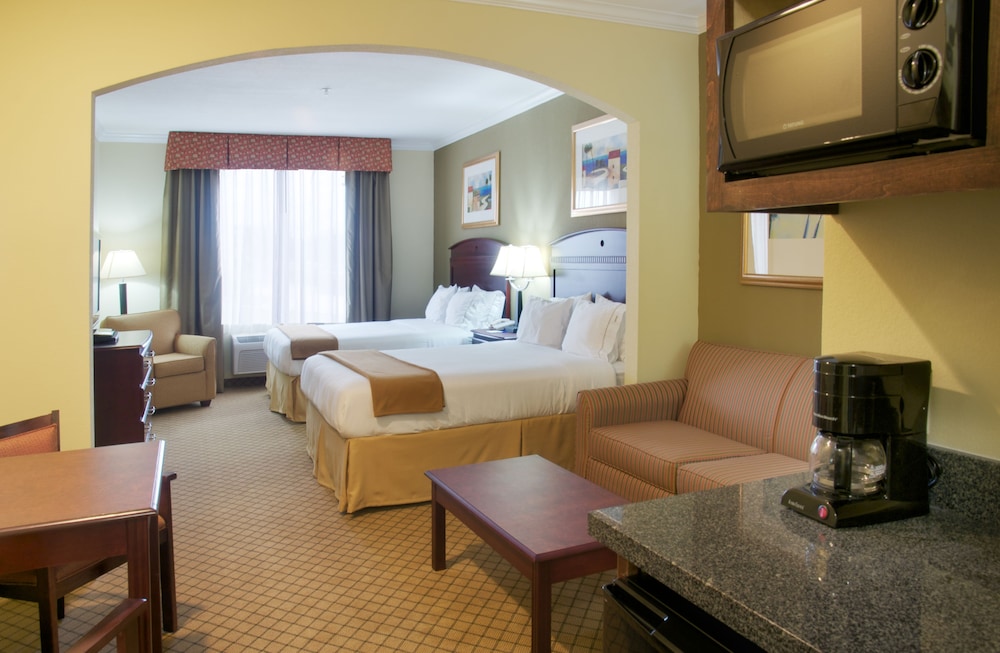 holiday inn express hotel and suites winnie by ihg