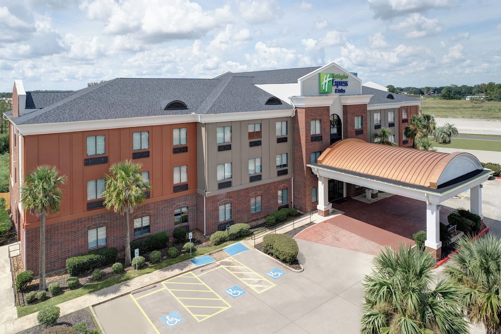 holiday inn express hotel and suites winnie by ihg