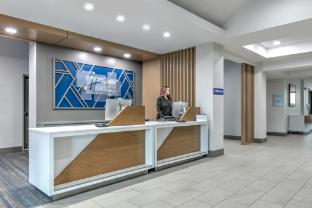 holiday inn express hotel and suites winnie by ihg