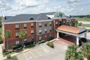 holiday inn express hotel and suites winnie by ihg