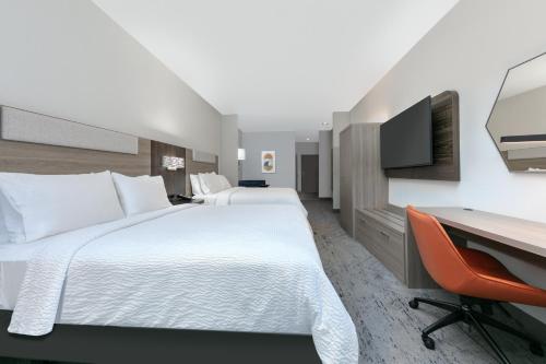 holiday inn express hotel and suites winnie by ihg