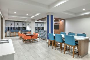 holiday inn express hotel and suites winnie by ihg