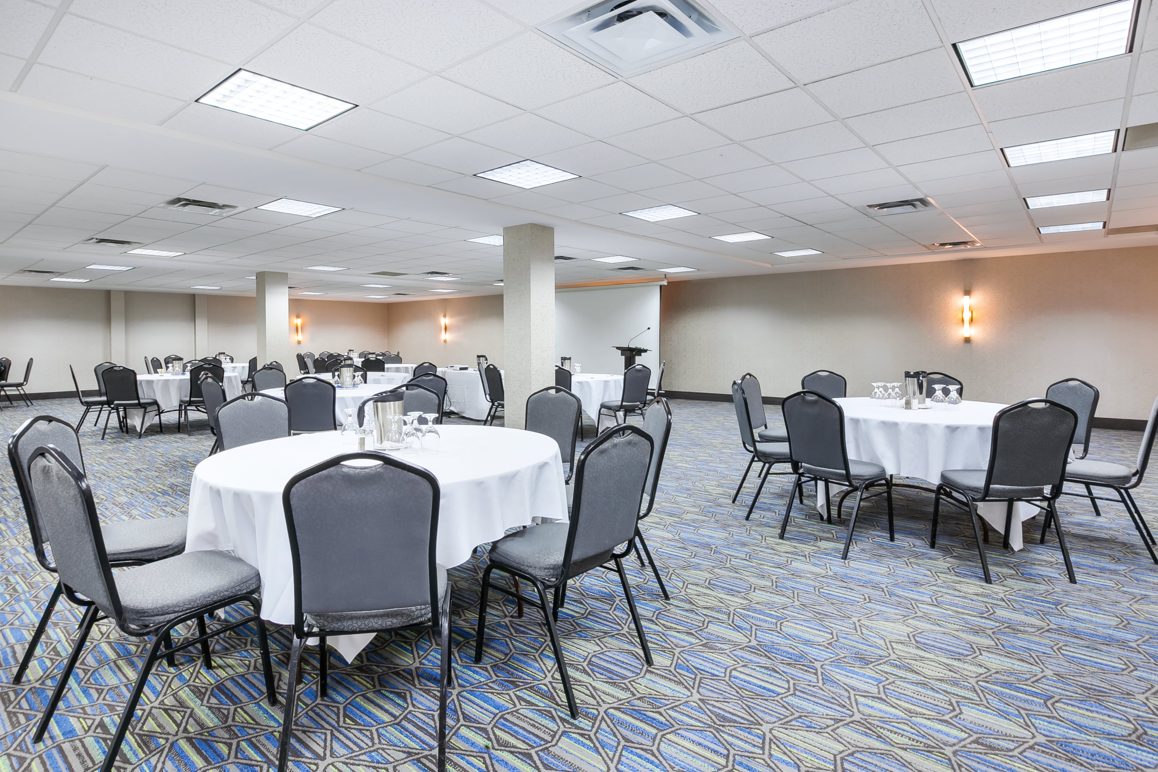 holiday inn express winnipeg airport polo park by ihg
