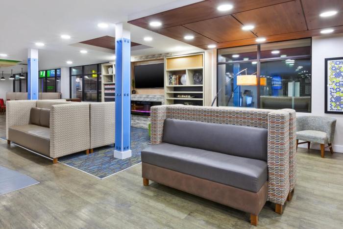 holiday inn express winnipeg airport polo park by ihg