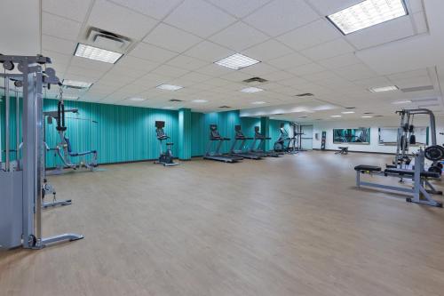 holiday inn express winnipeg airport polo park by ihg