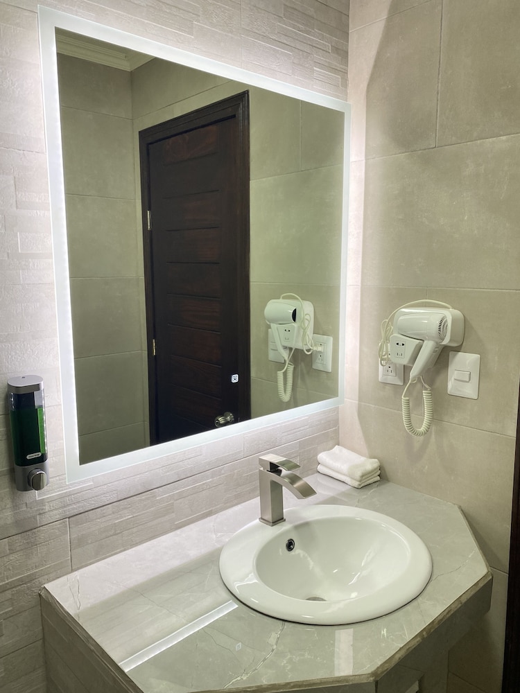 hotel naoz