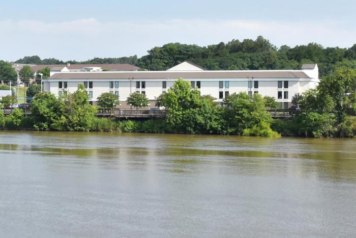 holiday inn express danville by ihg
