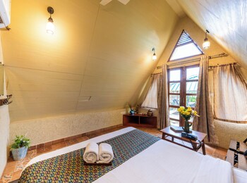 moustache panarpani retreat