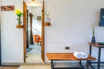 moustache panarpani retreat