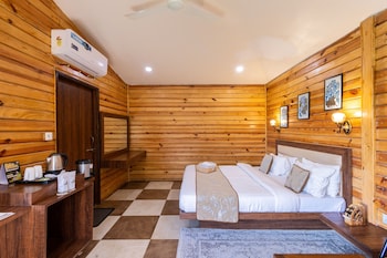 moustache panarpani retreat