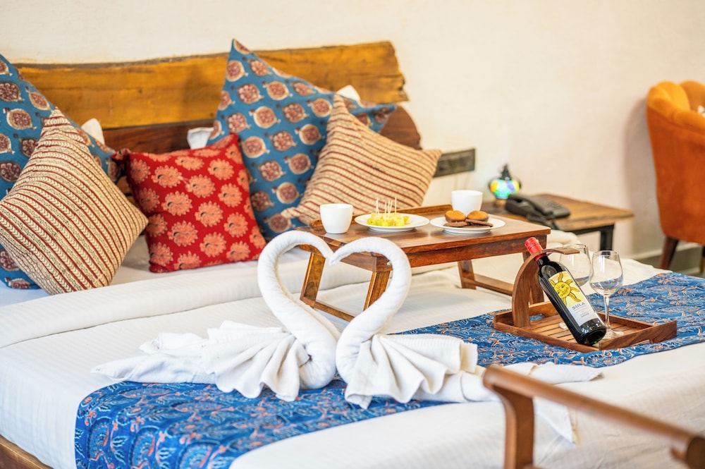 moustache panarpani retreat