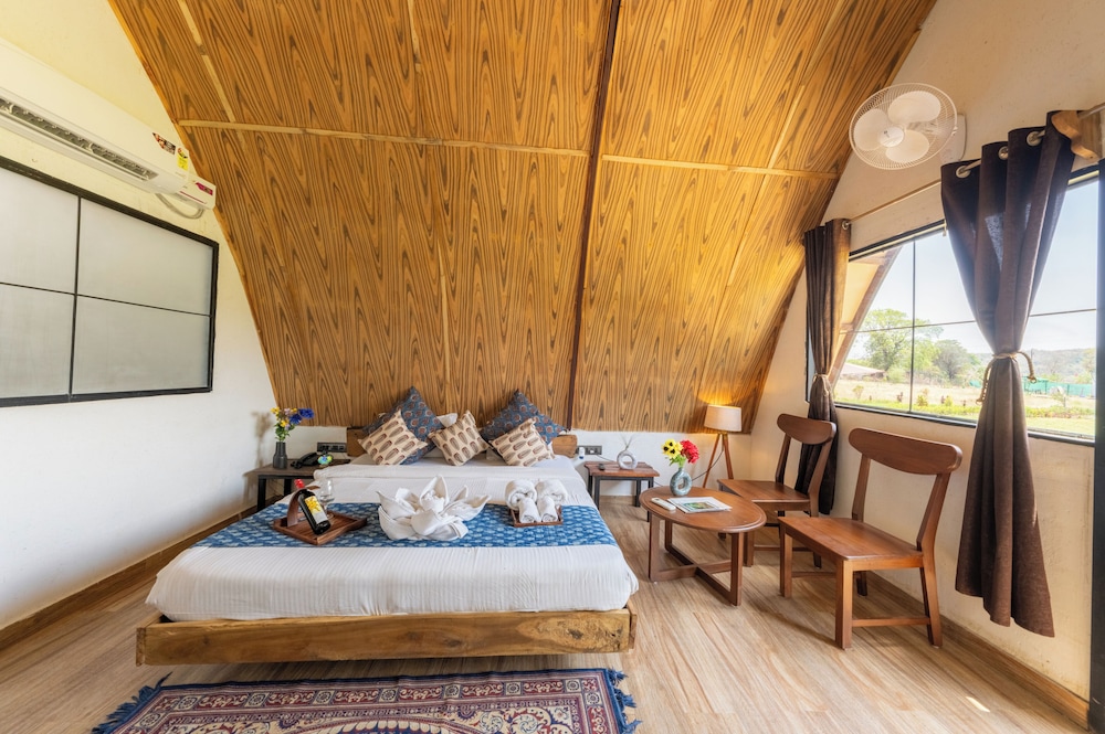 moustache panarpani retreat