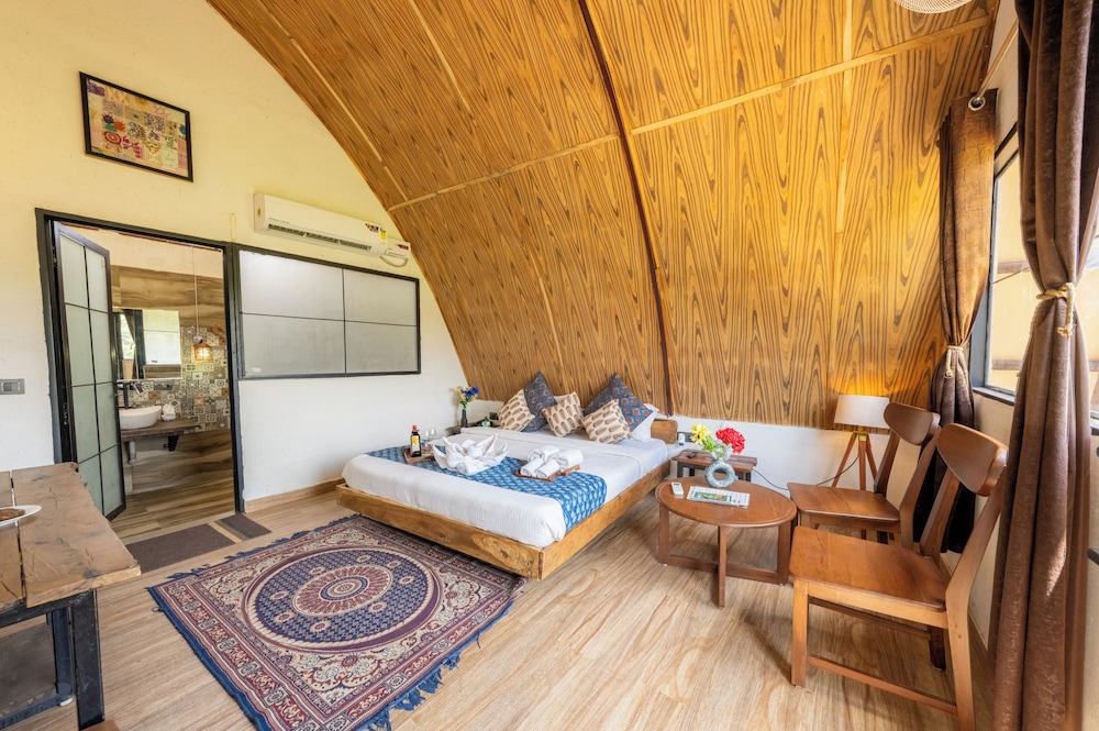 moustache panarpani retreat