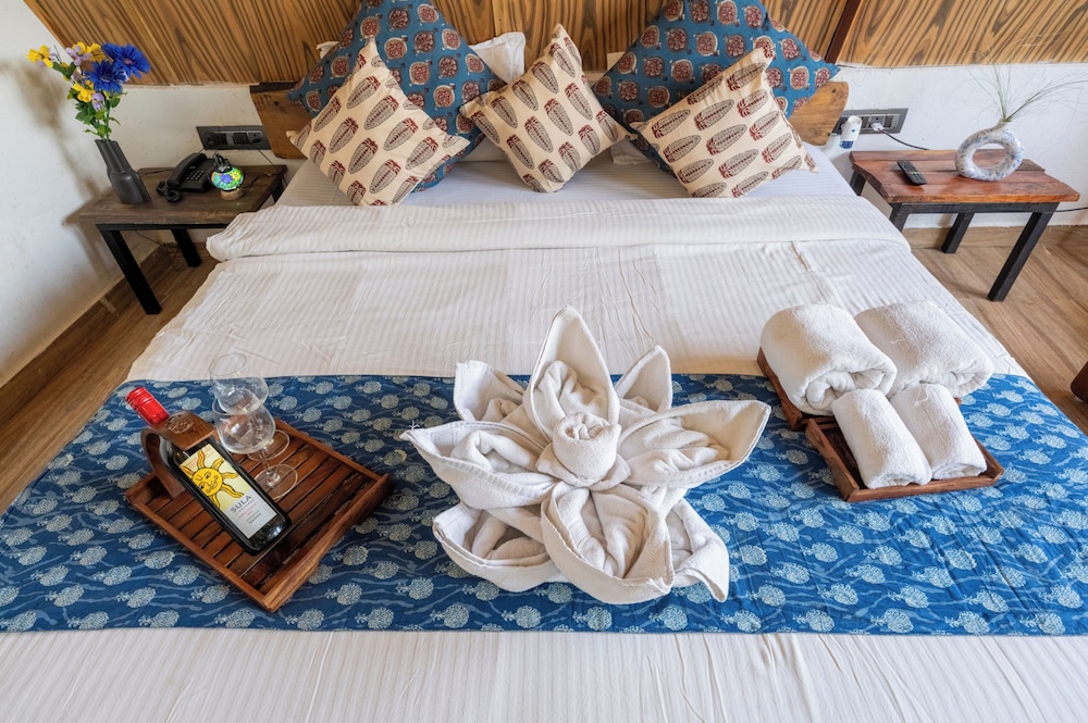 moustache panarpani retreat