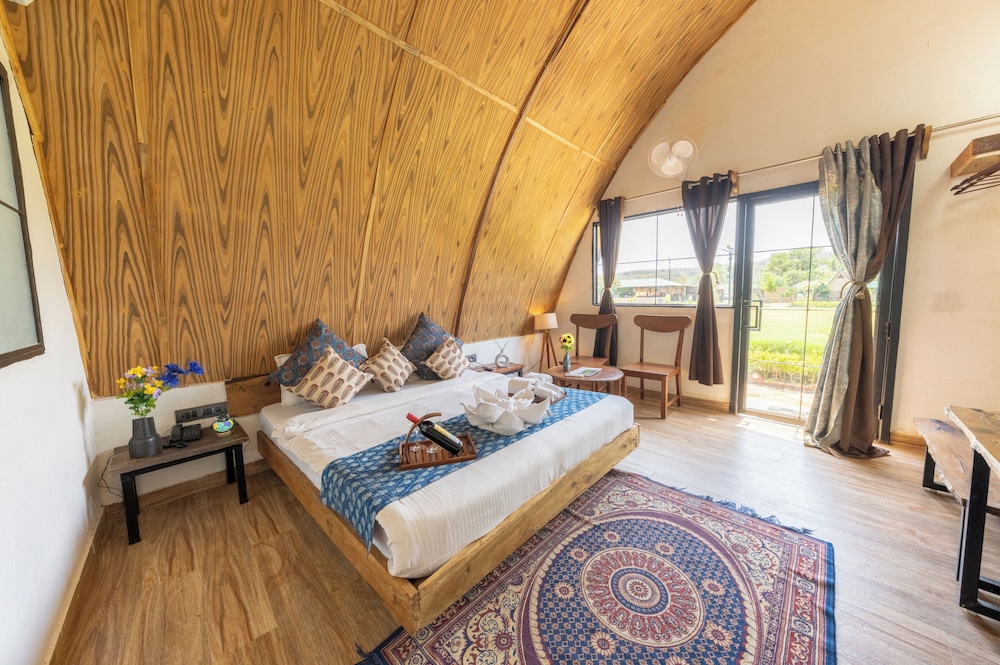 moustache panarpani retreat