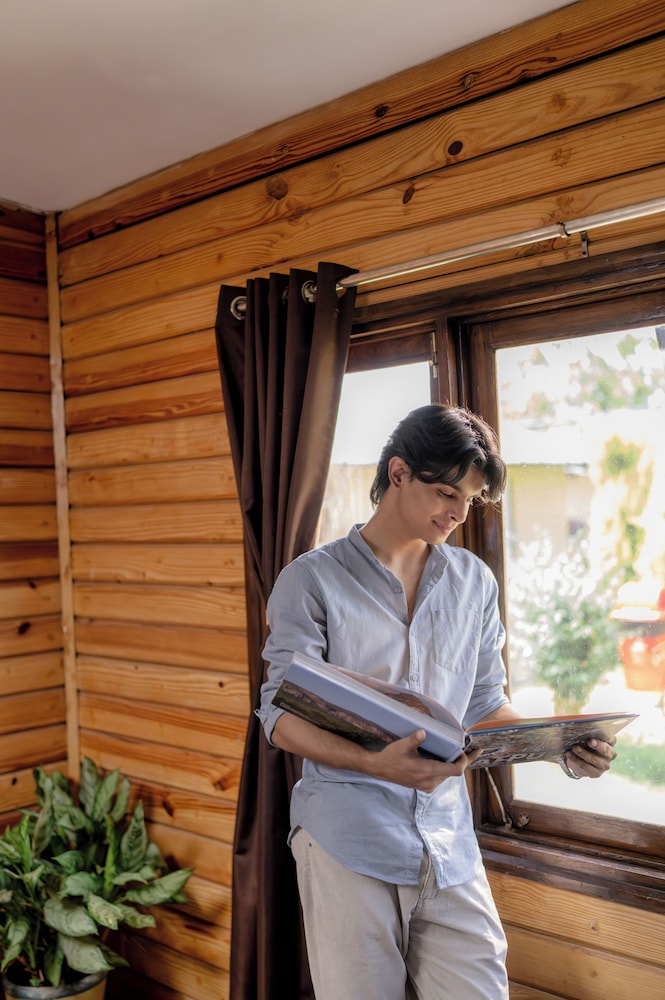 moustache panarpani retreat