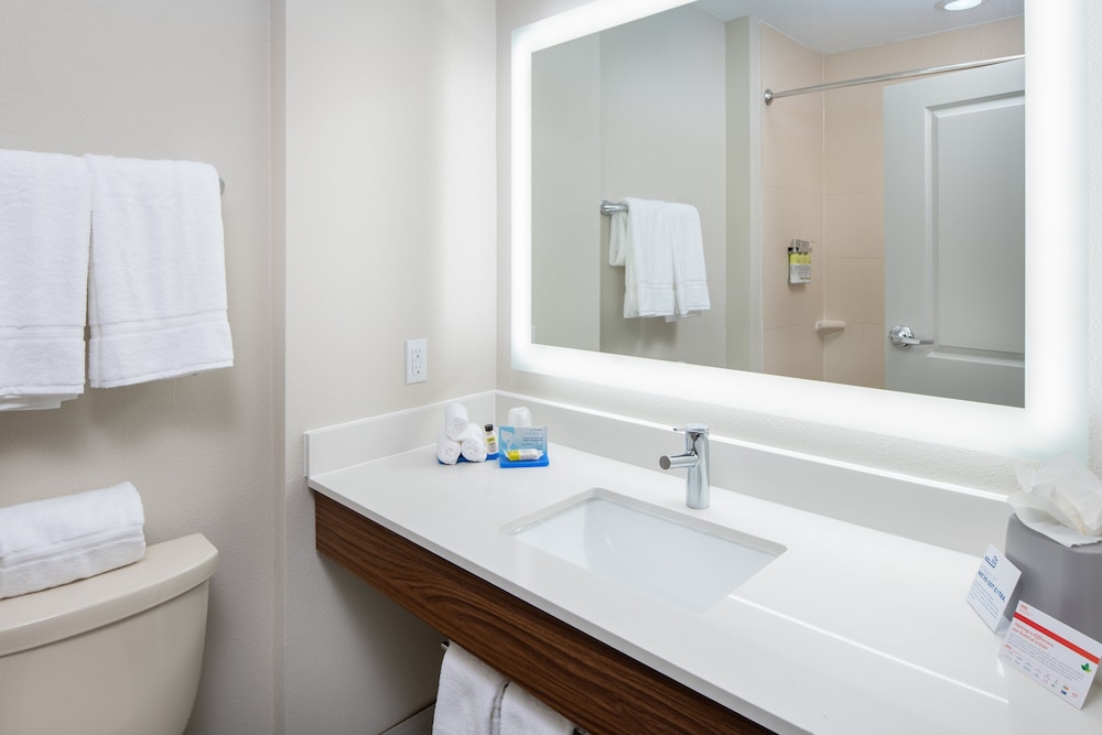 holiday inn express hotel and suites dallas south desoto