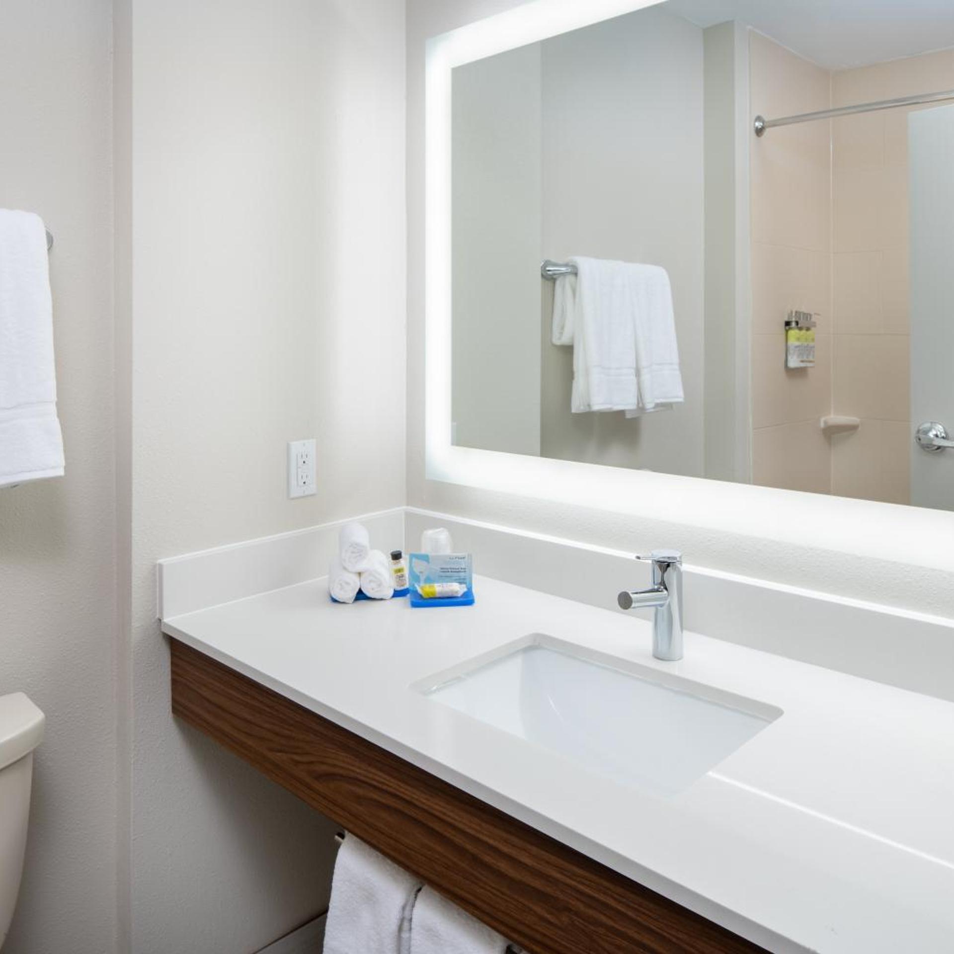 holiday inn express hotel and suites dallas south desoto