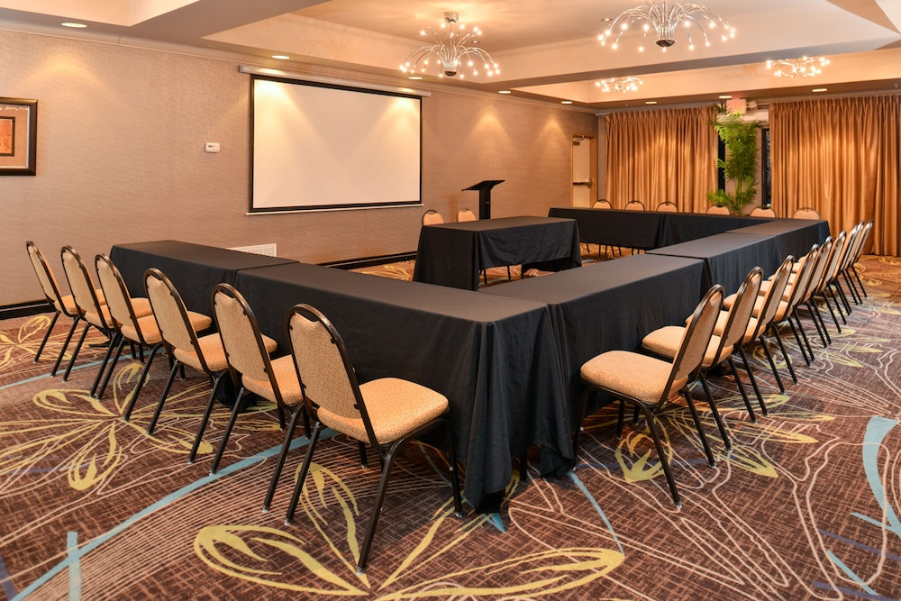 holiday inn express hotel and suites dallas south desoto