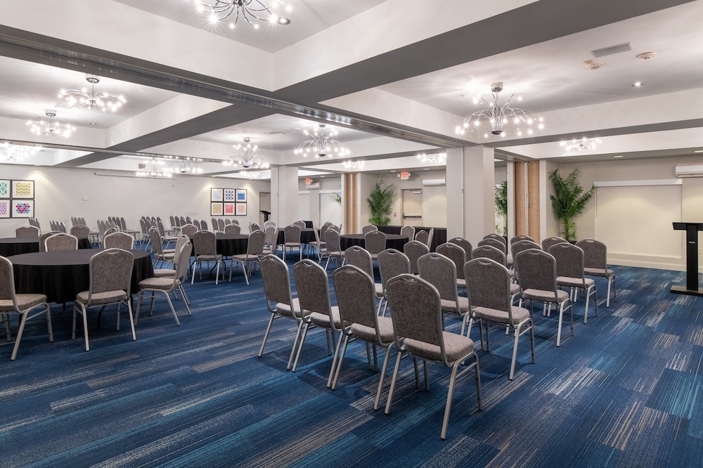 holiday inn express hotel and suites dallas south desoto