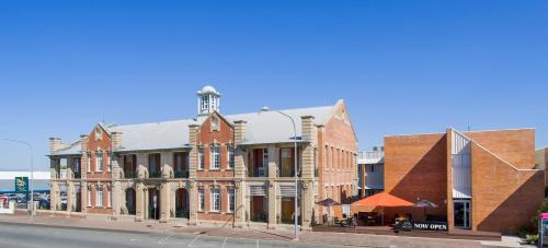 quality hotel regent rockhampton