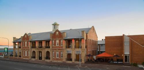 quality hotel regent rockhampton