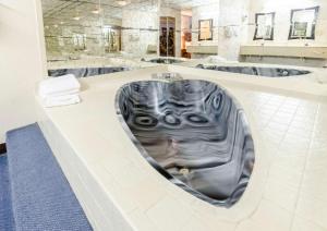 quality inn and suites