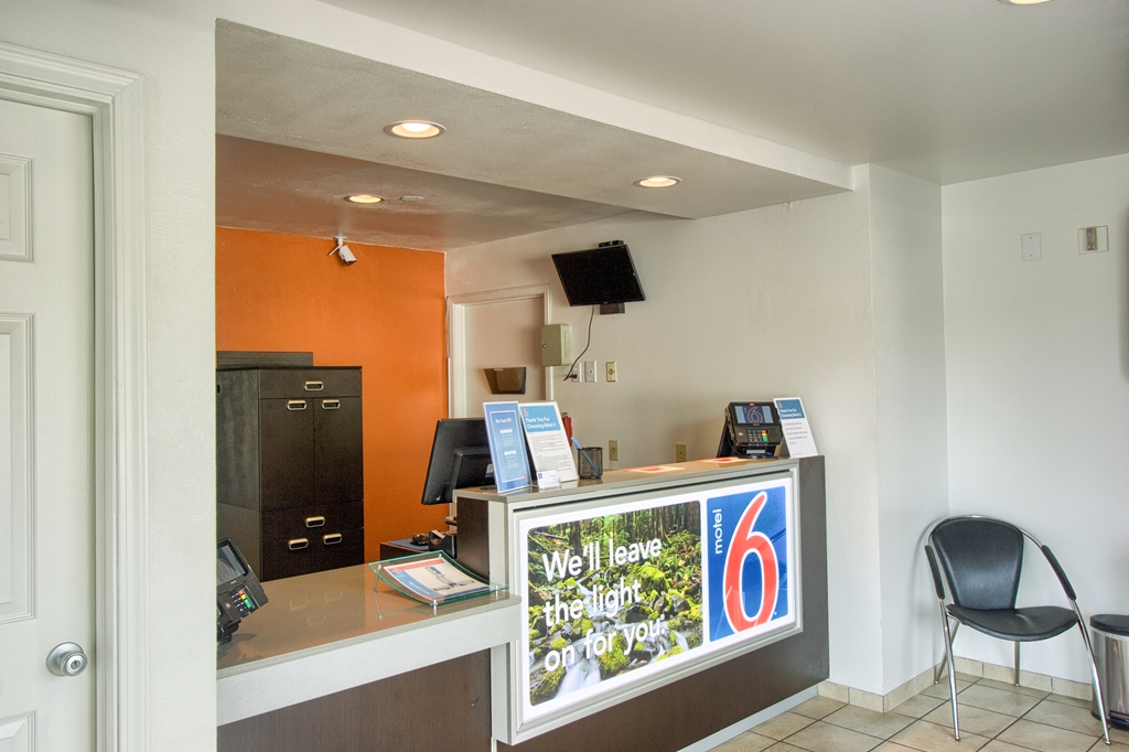motel 6 everett wa north