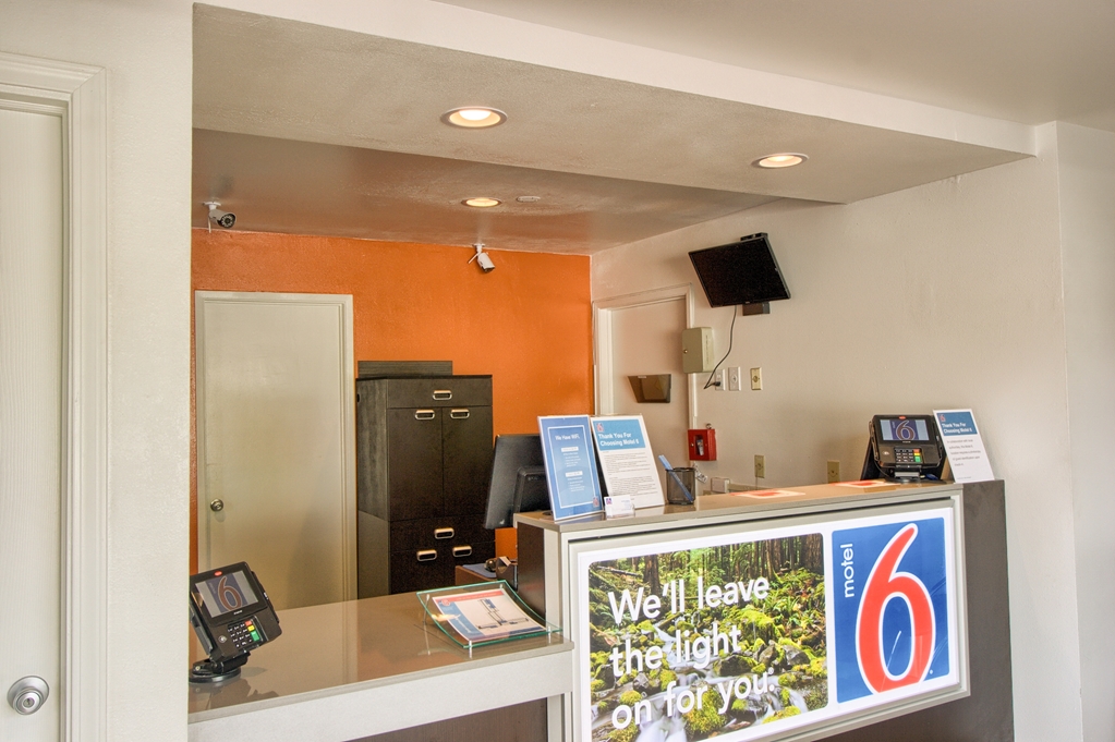 motel 6 everett wa north