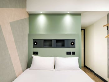 ibis budget manchester airport