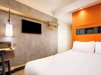 ibis budget manchester airport
