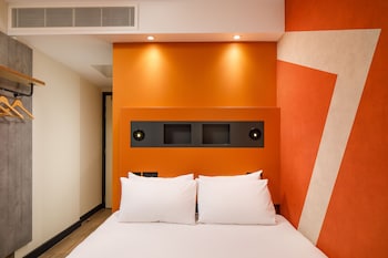 ibis budget manchester airport