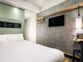 ibis budget manchester airport