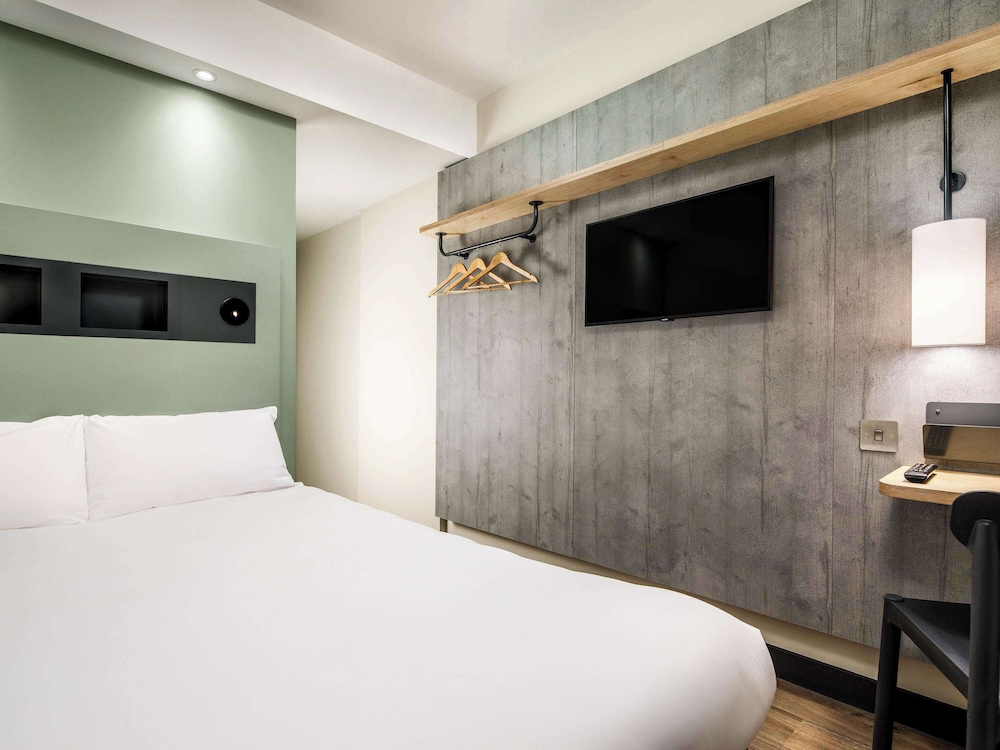 ibis budget manchester airport