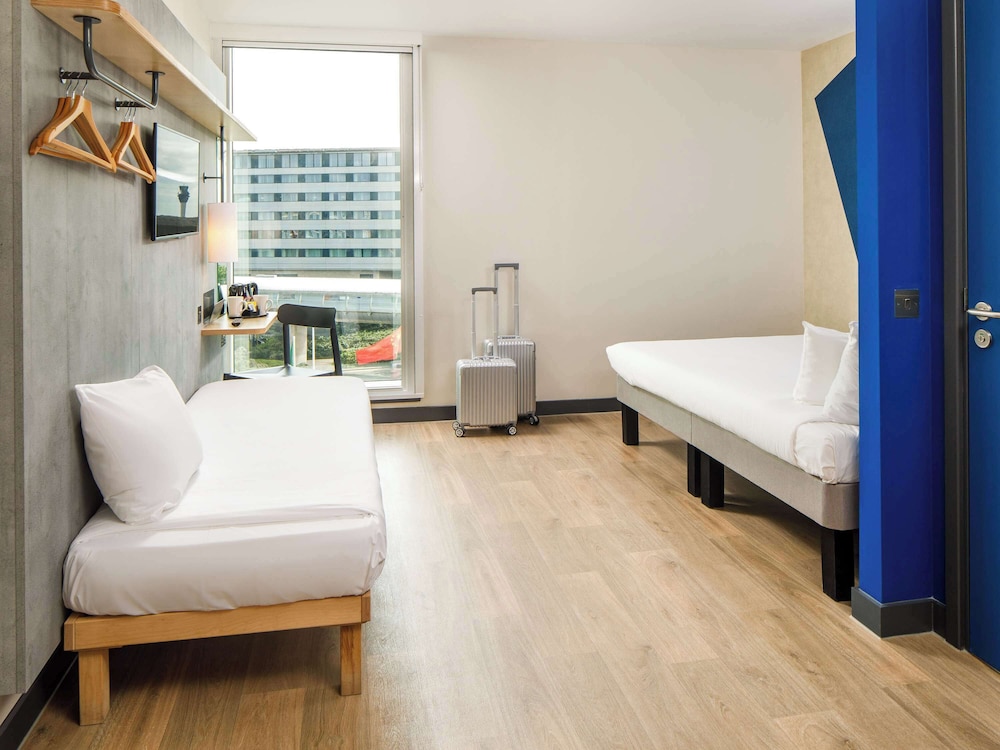 ibis budget manchester airport