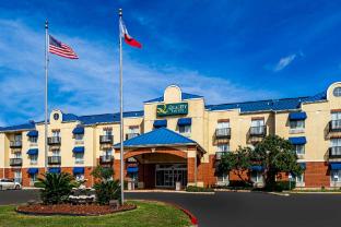 Quality Suites San Antonio Northeast,Martindale Army Air Field>>Bexar County,3 star